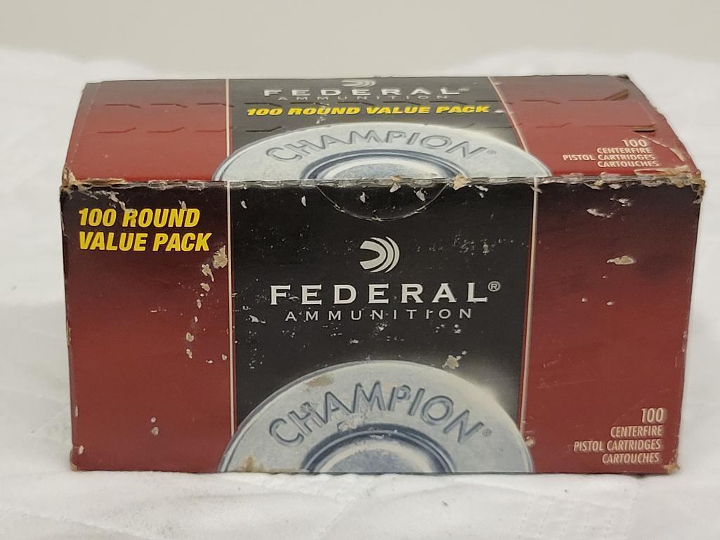 FEDERAL AMMUNITION CHAMPION 100 ROUND VALUE PACK 100 CENTERFIRE PISTOL CARTRIDGES. 40 S&W 180 GRAIN