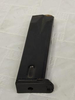 APPEARS TO BE .40 CALIBER CLIP W/ 1 BULLET. ITEM IS SOLD AS IS WHERE IS WITH NO GUARANTEES OR