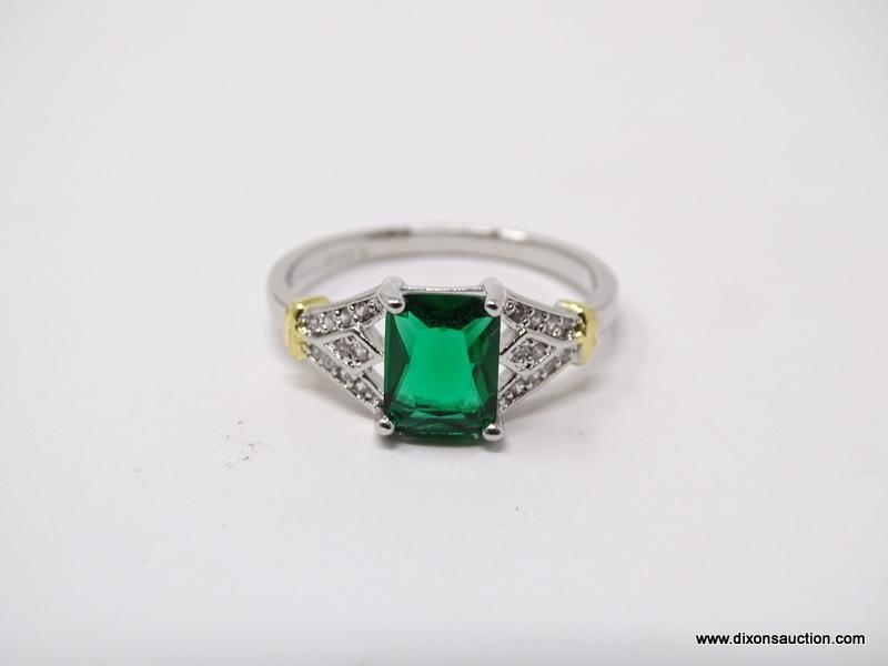 .925 STERLING SILVER LADIES 1 1/2 CT CHATAM EMERALD COCKTAIL RING. SIZE 8.