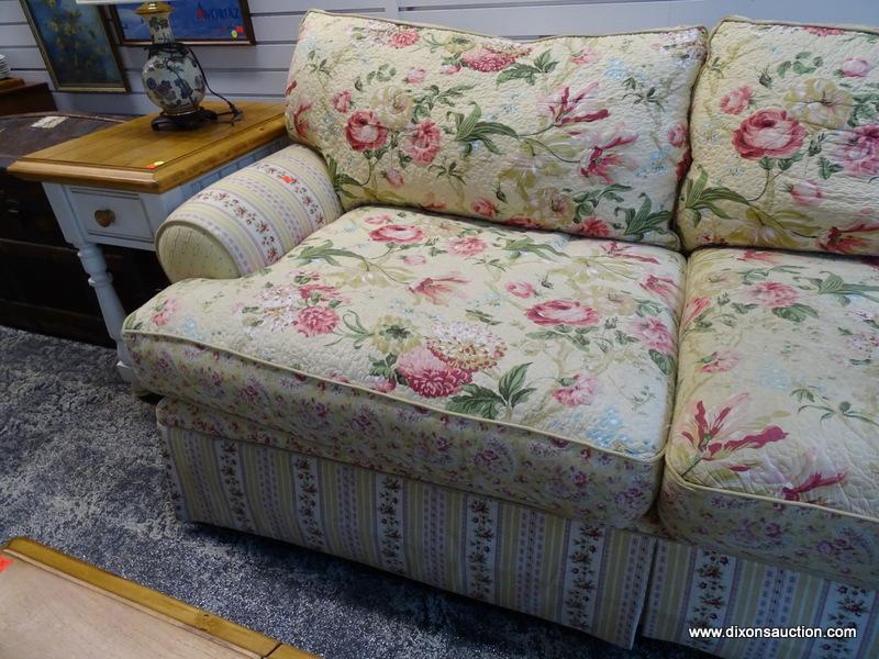 (R1) SAMUEL FREDERICK FINE FURNITURE CO. FLORAL UPHOLSTERED 3 CUSHION SOFA WITH LABEL. MEASURES 80