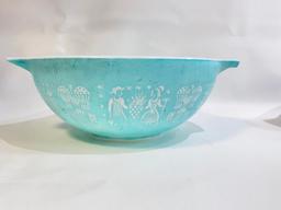 (S12L) PYREX CINDERELLA BUTTERPRINT AMISH TURQUOISE MIXING BOWL (HAS CHIPS); SET OF THREE SPRING