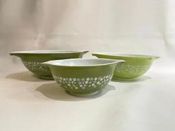 (S12L) PYREX CINDERELLA BUTTERPRINT AMISH TURQUOISE MIXING BOWL (HAS CHIPS); SET OF THREE SPRING