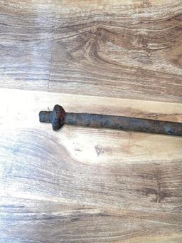 (SHELF 15 BY DOOR) ANTIQUE POST VISE