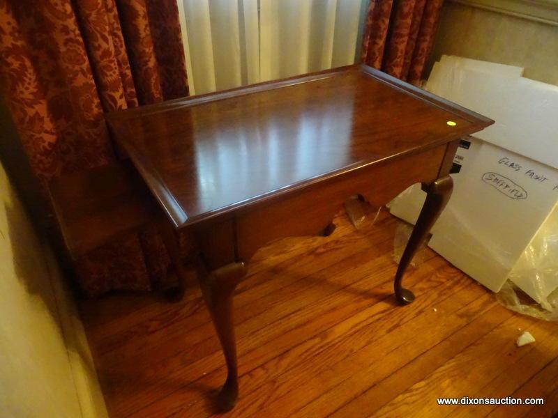 (LR) CHERRY PENNSYLVANIA HOUSE QUEEN ANNE TEA TABLE WITH PULL OUT SLIDES-EXCELLENT CONDITION- 30 IN