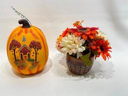 (10J) 10 INCH CERAMIC HARVEST BLESSINGS PUMPKIN AND ARTIFICIAL STRAWFLOWER CENTERPIECE ARRANGEMENT