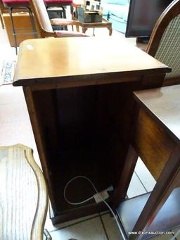 (R1) ANTIQUE SINGLE DOOR NIGHTSTAND/END TABLE WITH BRASS PULL. IS 1 OF A PAIR. MEASURES 15 IN X 15