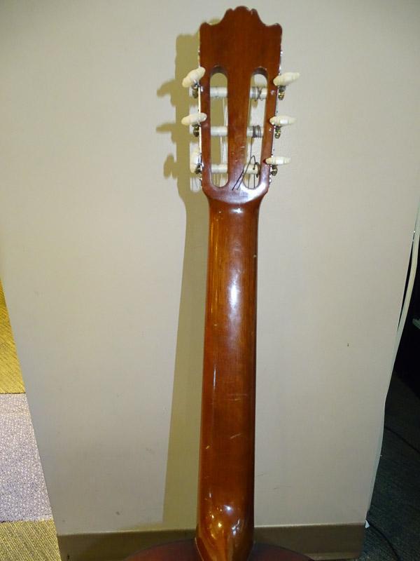 (SC) YAMAHA ACOUSTIC GUITAR. MODEL G-225. ITEM IS SOLD AS IS WHERE IS WITH NO GUARANTEES OR