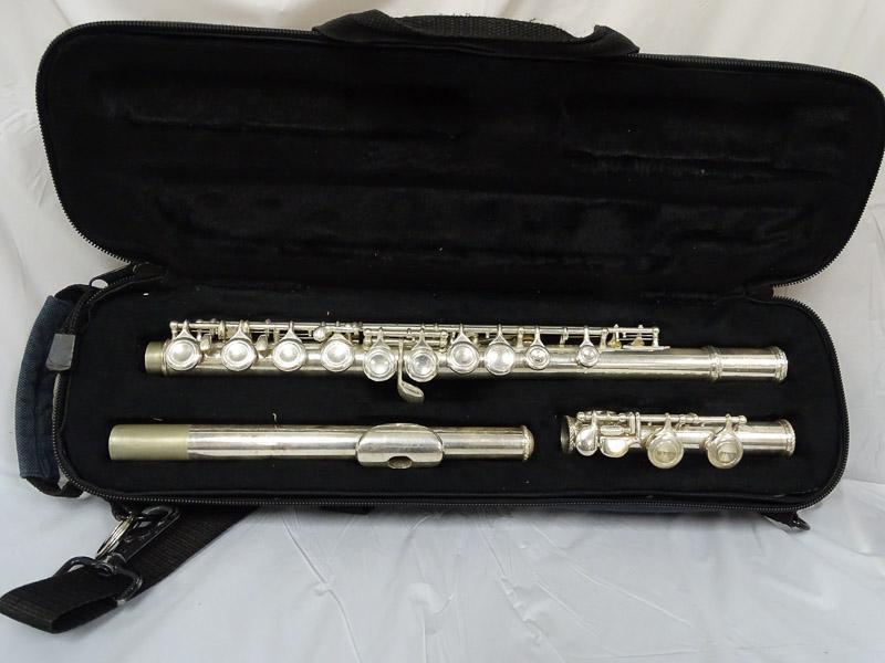 (SC) JEAN BAPTISTE FLUTE WITH HARD CASE. ITEM IS SOLD AS IS WHERE IS WITH NO GUARANTEES OR WARRANTY.