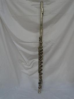 (SC) W.T. ARMSTRONG FLUTE IN HARD CASE. ITEM IS SOLD AS IS WHERE IS WITH NO GUARANTEES OR WARRANTY.