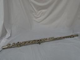 (SC) W.T. ARMSTRONG FLUTE IN HARD CASE. ITEM IS SOLD AS IS WHERE IS WITH NO GUARANTEES OR WARRANTY.