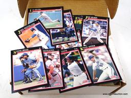 1991 SCORE 1 SET OF BASEBALL CARDS. ARE IN PROTECTIVE BOX. BOX APPEARS TO BE FULL. ITEM IS SOLD AS