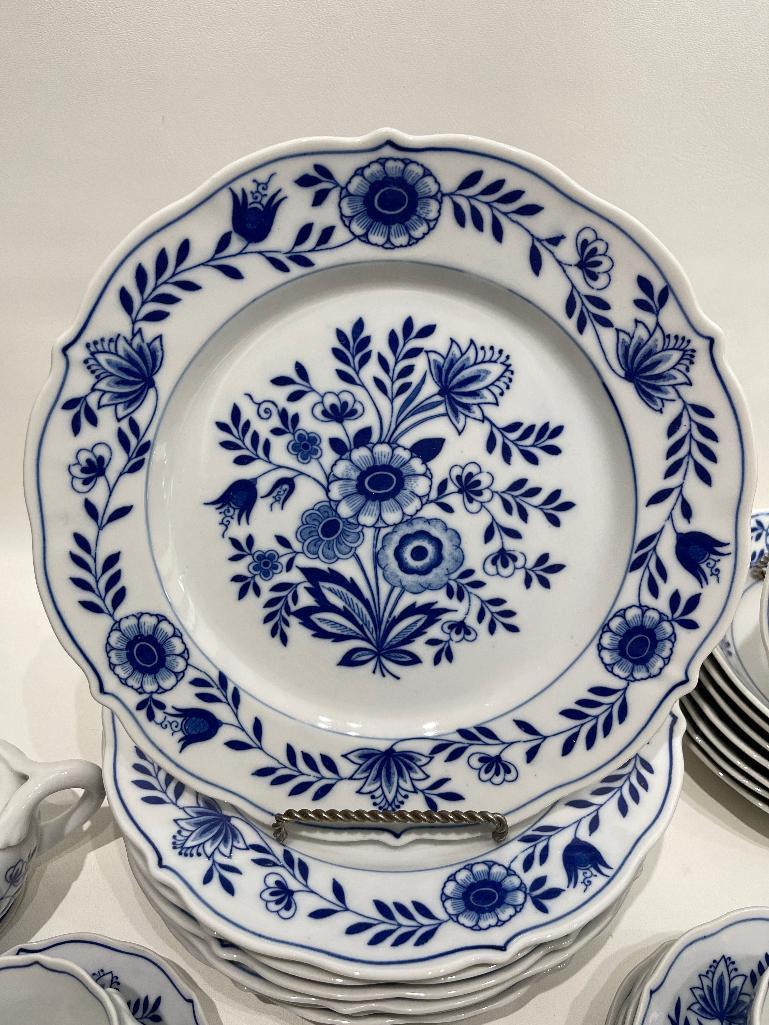 (2B) BLUE DELL CHINA BY UCAGO JAPAN; INCLUDES DINNER PLATES, SOUP BOWLS, FRUIT BOWLS, SALAD PLATES,