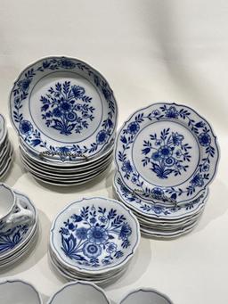 (2B) BLUE DELL CHINA BY UCAGO JAPAN; INCLUDES DINNER PLATES, SOUP BOWLS, FRUIT BOWLS, SALAD PLATES,