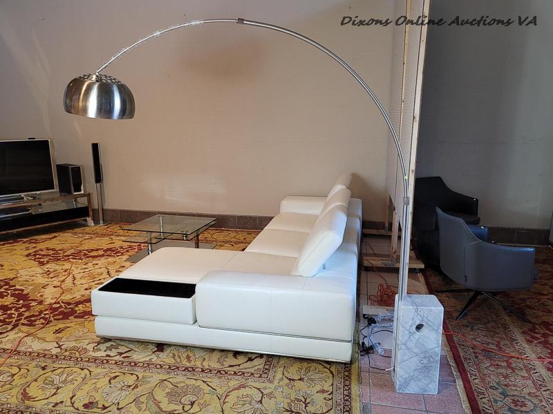 (LR) WITH ITS ODDLY EXAGGERATED SHAPE, THE ARCO FLOOR LAMP IS A TIMELESS TRIBUTE TO 1960S DESIGN.