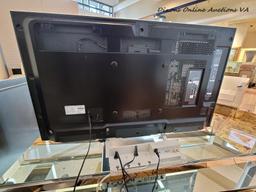 (LR) SONY 55 IN FLAT SCREEN TV WITH POWER CORD. IS IN GOOD WORKING CONDITION. MODEL XBR-55X800B.