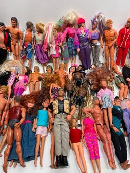 (12L) HUGE LOT OF BARBIE AND GI JOE TYPE ACTION FIGURE TOYS AND PARTS. MANY WITH CONDITION ISSUES