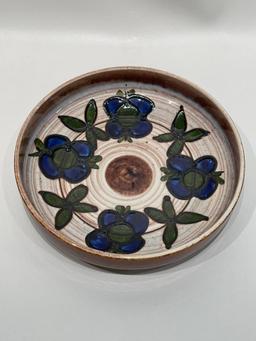 (11K) ASSORTED HANDMADE AND SIGNED ART POTTERY. MARKS INCLUDE AUSTRIA 5915-26 (BLUE FLORAL BOWL 10.5