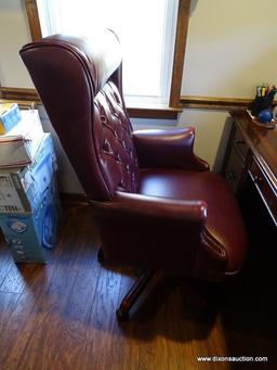 LEATHER EXECUTIVE DESK CHAIR IN EXCELLENT CONDITION. ITEM IS SOLD AS IS WHERE IS WITH NO GUARANTEES