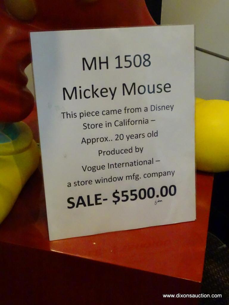(WIN) MH 1508 MICKEY MOUSE STATUE. THIS PIECE CAME FROM A DISNEY STORE IN CALIFORNIA APPROXIMATELY