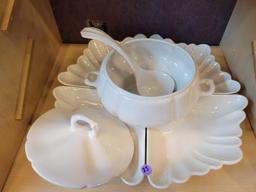 VINTAGE 1960'S CALIF HI POTTERY SOUP TUREEN