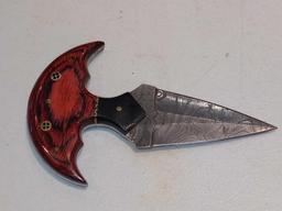 BLADE STYLE : SPEAR DAGGER; HANDLE : WOOD, HORN, RESIN, OR BONE, CUSTOM FIT TO EACH KNIFE; LENGTH OF