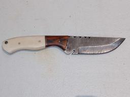 BLADE STYLE : STRAIGHT BACK; HANDLE : WOOD, HORN, RESIN, OR BONE, CUSTOM FIT TO EACH KNIFE; LENGTH