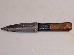 BLADE STYLE : DAGGER POINT; HANDLE : WOOD, HORN, RESIN, OR BONE, CUSTOM FIT TO EACH KNIFE; LENGTH OF