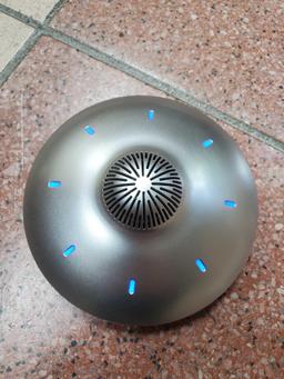 Levitating table lamp ufo speaker. silver, Speaker works however the base is loose causing the ufo