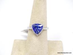 18K WHITE GOLD LADIES CUSTOM MADE DIAMOND & TANZANITE RING.