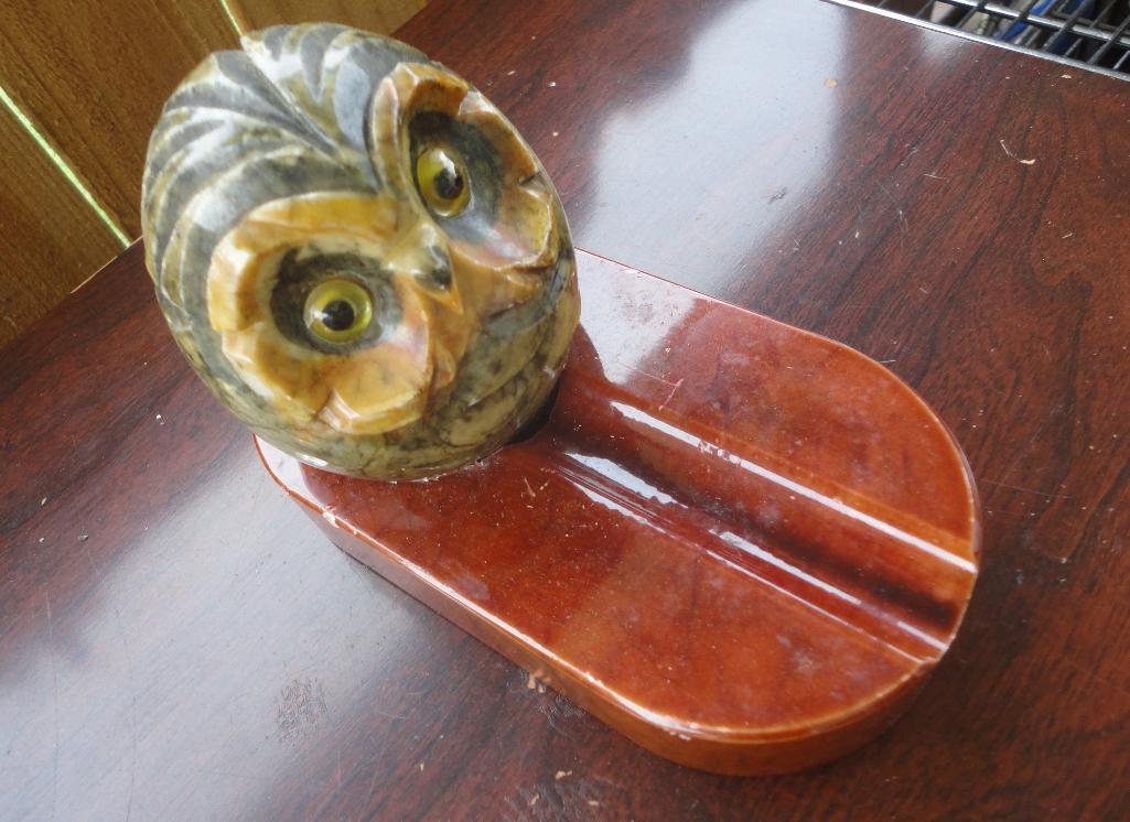 GENUINE ALABASTER OWL PAPER WEIGHT WITH BASE HAND CARVED MADE IN ITALY ALL ITEMS ARE SOLD AS IS,