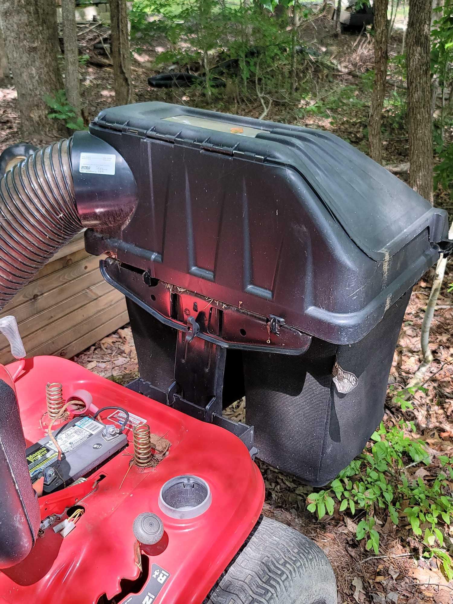 (CUT) TROY-BILT PONY 7 SPEED TRANSMISSION RIDING MOWER WITH LEAF VACUUM ATTACHMENT. 42 INCH.