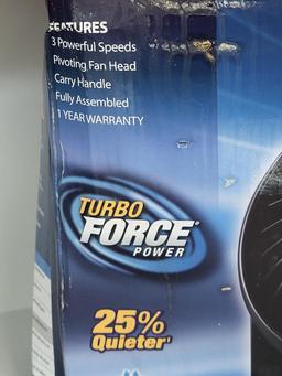 BRAND NEW HONEYWELL 7" POWER AIR CIRCULATOR. TURBO FORCE POWER. 3 SPEEDS. IS SOLD AS IS WHERE IS