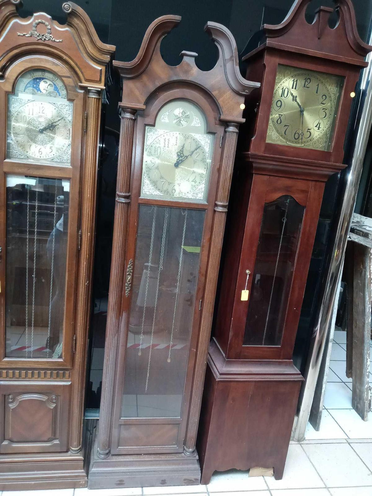 MODERN MAHOGANY FINISHED TEMPUS FUGIT GRANDFATHER CLOCK MEASUREMENTS ARE APPROXIMATELY 18 1/2 IN X