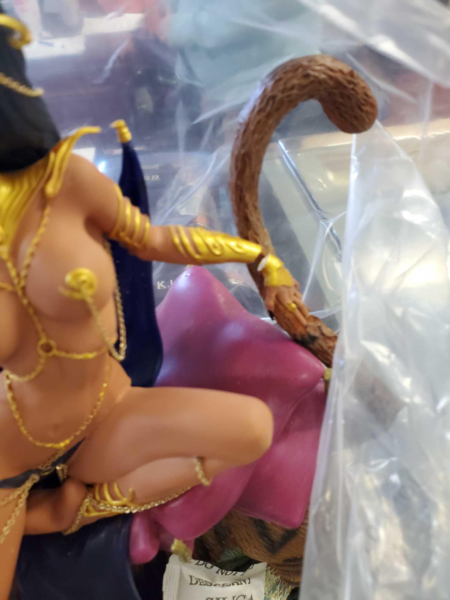 WOMEN OF DYNAMITE LIMITED EDITION DIORAMA, DEJAH THORIS, COMES WITH PAPERWORK 53 OF 99. BOX IS IN