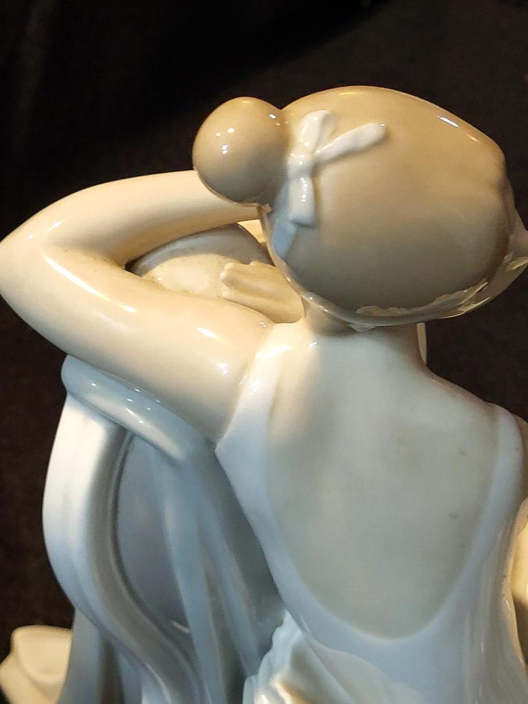 LLADRO CLASSIC DANCE SITTING FIGURINE. NUMBER 4847. IS SOLD AS IS WHERE IS WITH NO GUARANTEES OR