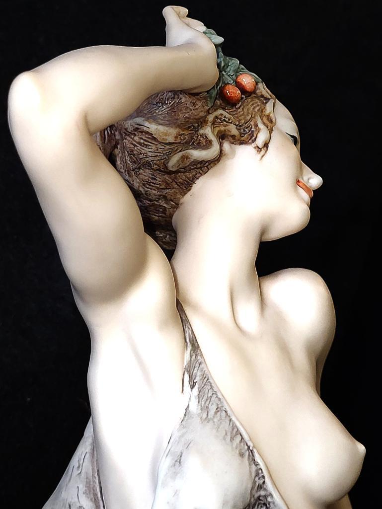 FLORENCE GUISEPPE ARMANI LIMITED EDITION 260/5000 HAND CRAFTED FIGURINE. LADY POSING BY FRUIT
