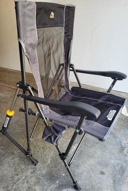 GCI ROADTRIP ROCKER. GREY AND BLACK IN COLOR. UP TO 250 LB. GREAT CONDITION. IS SOLD AS IS WHERE IS