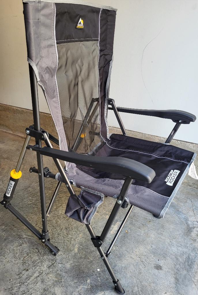 GCI ROADTRIP ROCKER. GREY AND BLACK IN COLOR. UP TO 250 LB. GREAT CONDITION. IS SOLD AS IS WHERE IS