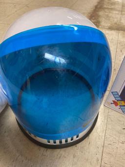 Spooktacular Creations Astronaut Helmet with Movable Visor Pretend Play Toy Set for Party Favor