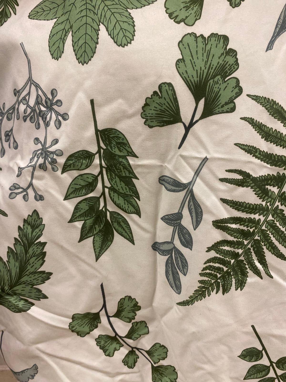 Wake In Cloud - Leaves Comforter Set, Green Plant Botanical Tree Leaf Pattern Printed on White, Soft