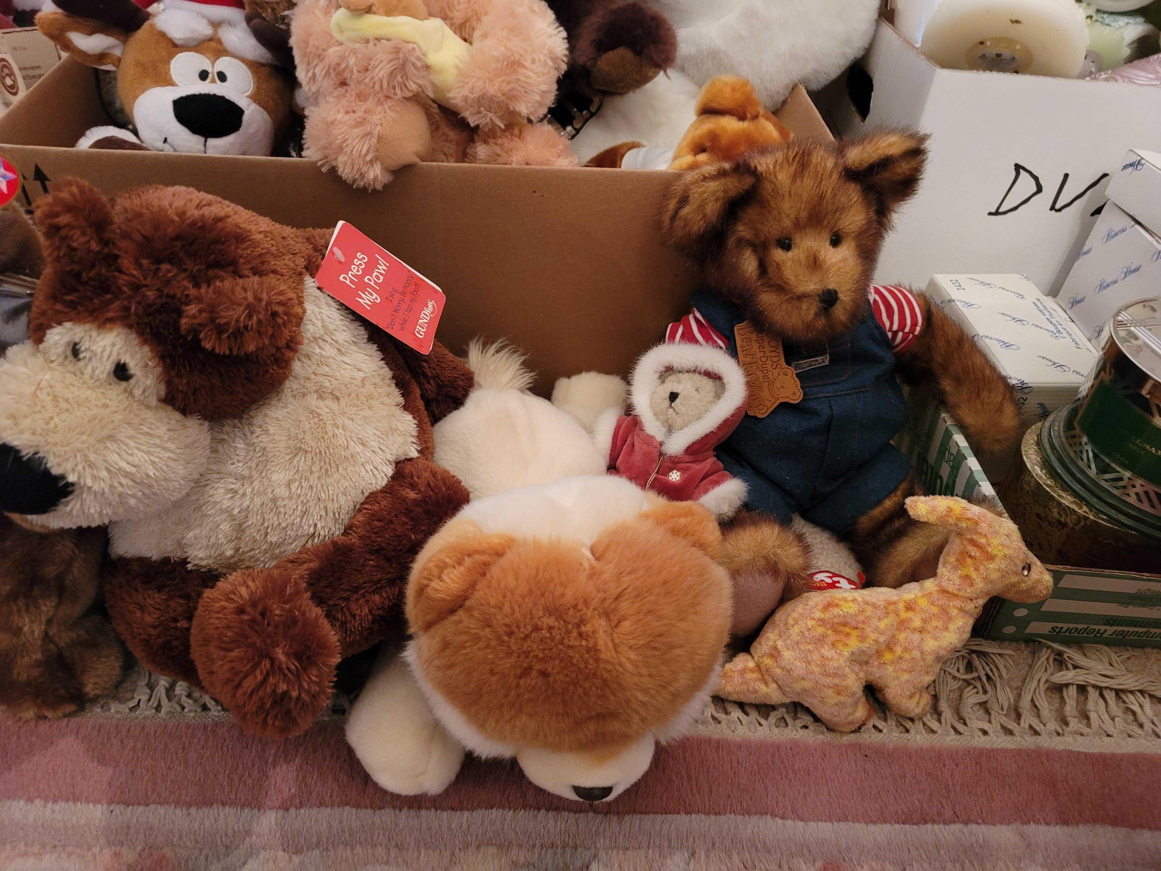 (DR) LARGE BOX LOT LOADED WITH VARIOUS SIZED STUFF ANIMALS TO INCLUDE: BOYDS BEAR "GENEVIEVE