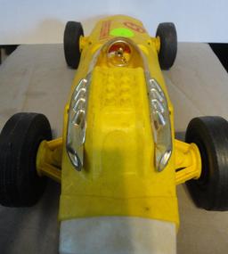 YELLOW VRROOM RACE CAR MATTEL 1986 ALL ITEMS ARE SOLD AS IS, WHERE IS, WITH NO GUARANTEE OR