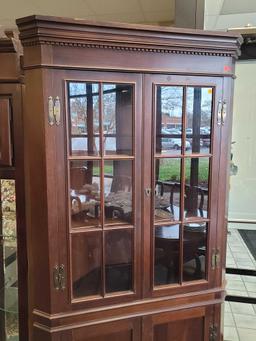 VINTAGE MAHOGANY CORNER CUPBOARD, 4 DOORS, 2 GLASS DOORS, 2 WOOD DOORS, 5 TIERS, BRASS SHIELD KEY