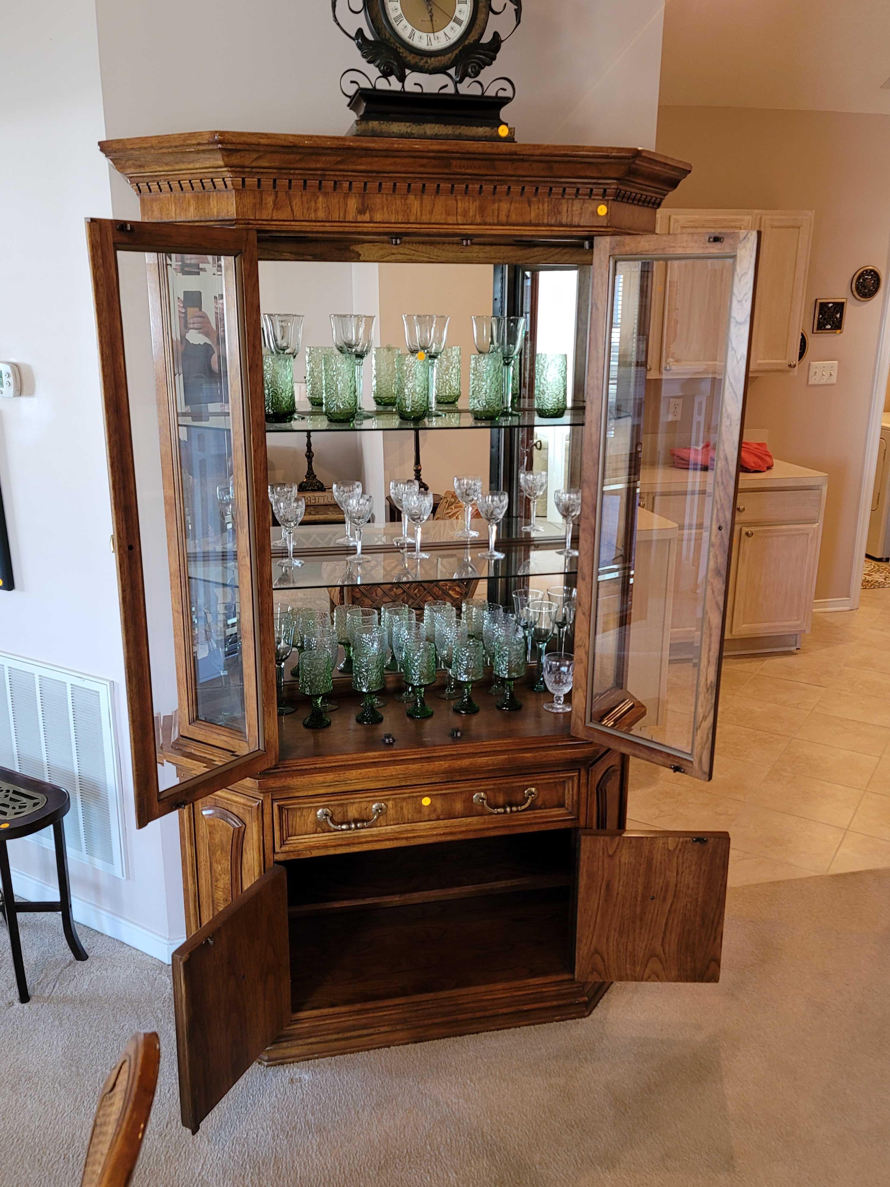 (DR) BERNHARDT FLAIR DIVISION WALNUT GLASS FRONT CHINA CABINET. FEATURES 2 CABINET DOORS THAT OPEN