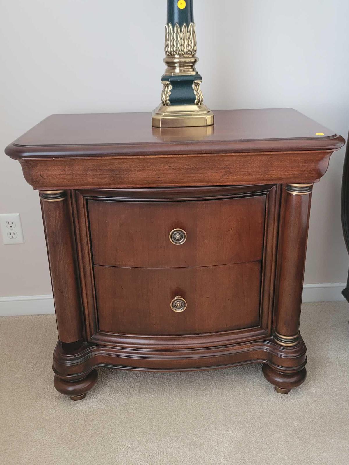 (MBR) DREXEL 2 DRAWER NIGHTSTAND. BRASS TONE DETAILING WITH BRASS TONE KNOBS. MEASURES APPROX 31" X