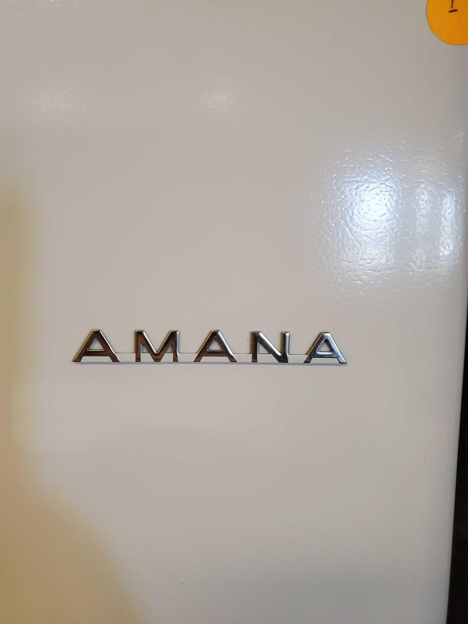 30-inch Amana... Top-Freezer Refrigerator with Glass Shelves, ART318FFDW, IN GREAT CONDITION, FRIDGE