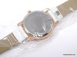 BRAND NEW ROSE GOLD TONE & WHITE QUARTZ WRIST WATCH WITH A MOTHER OF PEARL STYLE FACE & BOLD BLACK
