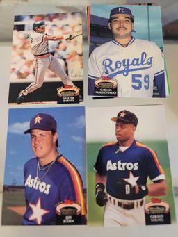 SMALL BOX LOT OF ASSORTED TOPPS STADIUM CLUB BASEBALL CARDS FROM 1992. INCLUDES PLAYERS SUCH