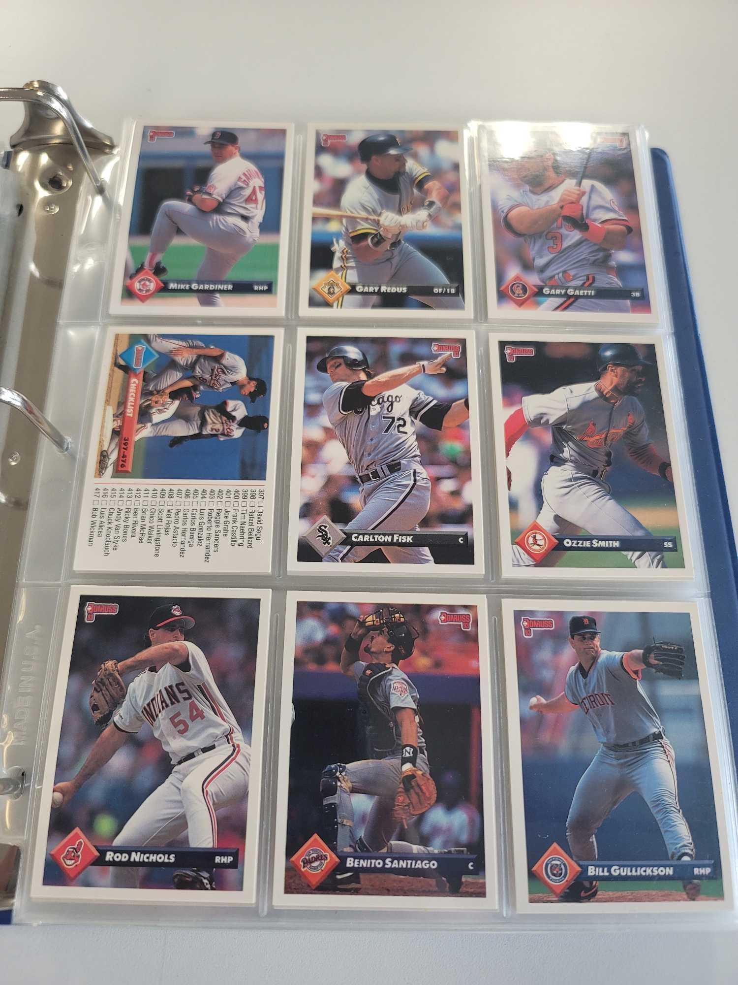 BLUE BINDER FULL OF ASSORTED BASEBALL CARDS. 791 CARDS. INCLUDES PLAYERS SUCH AS: CRAIG LEFFERTS,