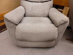 (R1) LA-Z-BOY JAMES POWER ROCKING RECLINER WITH HEAD REST & LUMBAR SUPPORT. GREYISH WHITE